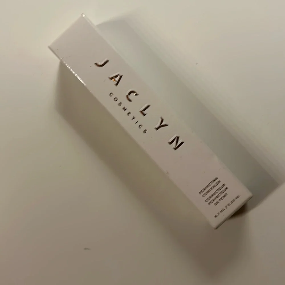 Brand New in Box - Jaclyn Cosmetics Perfecting Concealer - Fair Yellow ⭐️☀️ - Picture 1 of 2